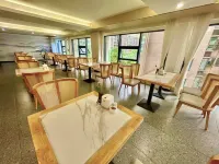 Q Plus Ziyang Yike Ju Hotel (Heping Road Ziyang North Station Branch)