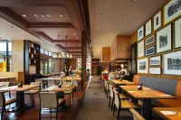 Shangri-La Resort - breakfast