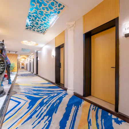 M hotel Отели рядом с достопримечательностью «Гора тысячи Будд»