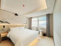 Hongfeng Hotel (Wailingding Island Branch) Hotels near Lingding Peak