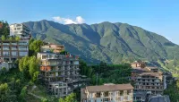 Chenyunxuan·Cloud Pool Panoramic Hotel (Jinfo Ding No.3 Observation Deck Branch) Hotels near Golden Buddha Peak View Point