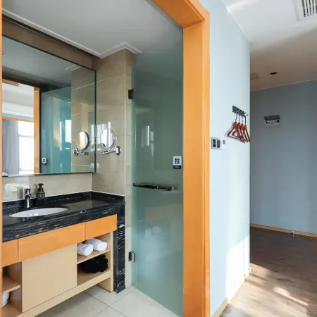 Qingmu Selected Hotel (Ma'anshan East Station Golden Eagle International Branch)