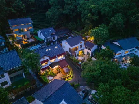 Bodhi Lingyin No.1 Courtyard (Lingyin Temple Store in West Lake Scenic Area) Отели рядом с достопримечательностью «Lengquan Pavilion»