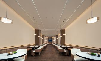 Qingdao Central Business District Shandong Road Atour Hotel