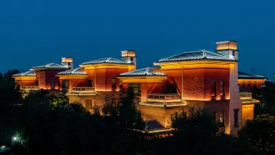 CC LOHAS HOTEL Hotels near Fenghuang Mountain Forest Park