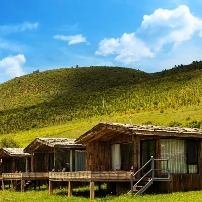 Shangri-La Banshan Tanye Manor Hotels near Napahai Tourism Area Dala Scenic Spot
