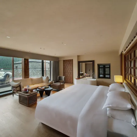 Yading Lanyond Hotel