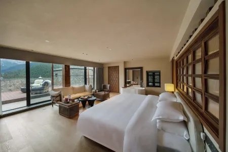 Yading Lanyond Hotel