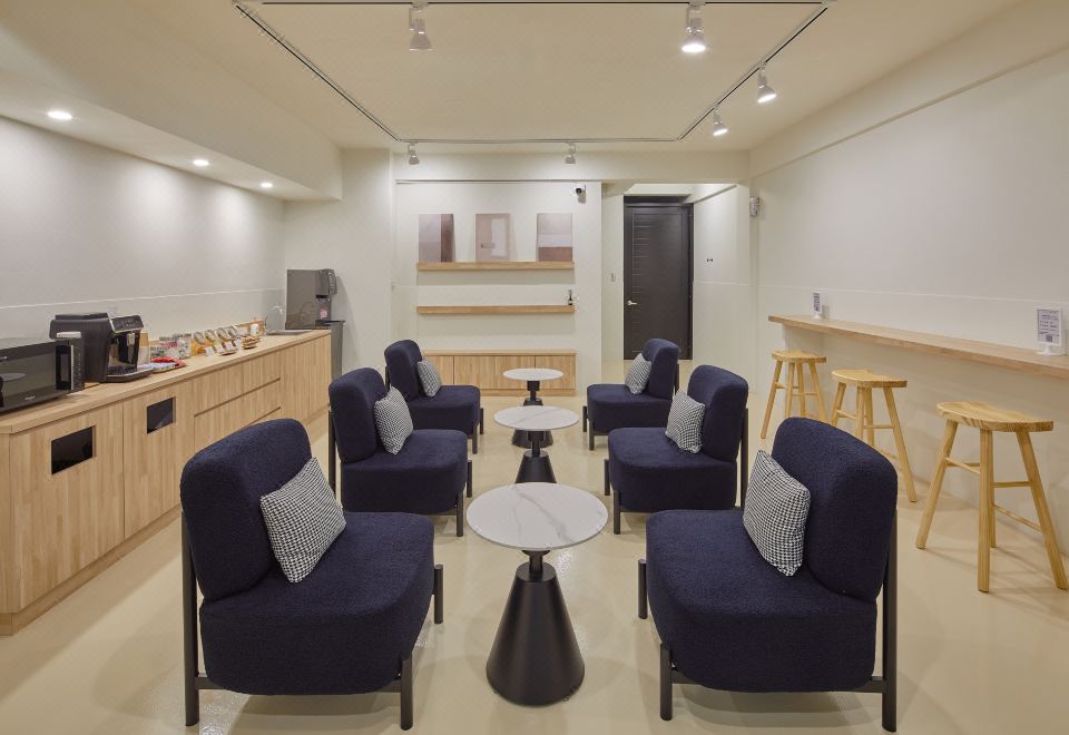 [Stay easy inn의 깔끔한 객실 내부]