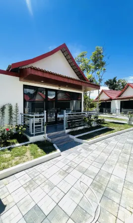 Ruby Mountain View Resort vang vieng Отели рядом с достопримечательностью «Haven Spa»