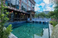 Zhangjiajie Yanxiju Homestay (Zhangjiajie Forest Park)