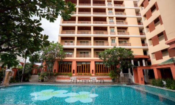 Sunday Chateau En Ville - Pattaya