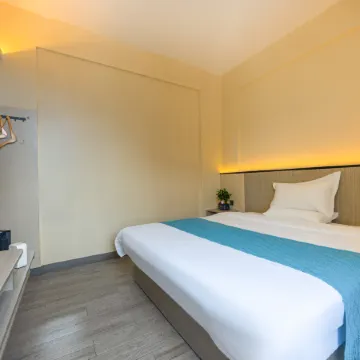 Luoding City Story Hotel Отели рядом с достопримечательностью «Luoding Jiangbin Park»