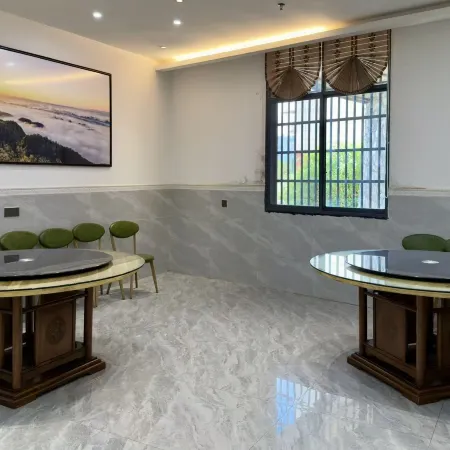 Hefeng Fuhuadun Grand Hotel