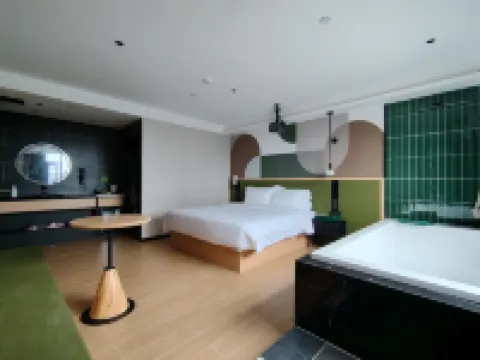 Nancy Hotel (Nanning Railway Station Chaoyang Square)