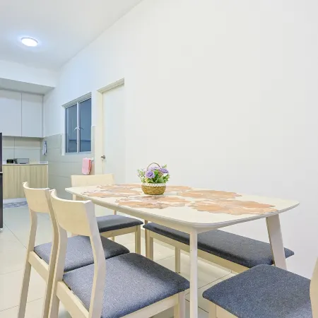 Miro Residence D - Suite B by Favspace