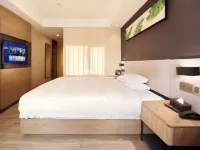 輕葉電競民宿（河源紫金寶成商業廣場店）