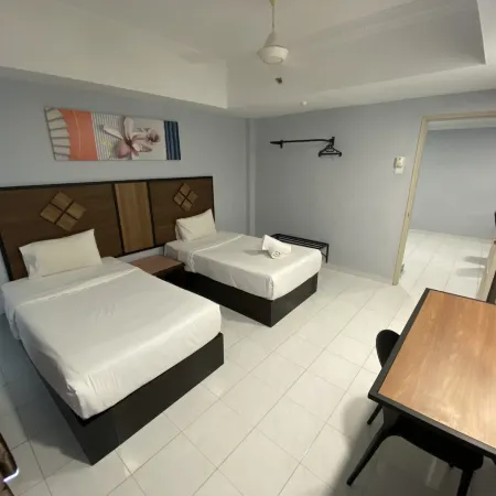 Leisure Cove Hotel and Apartments