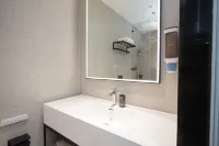 Wangyu E-Sports Hotel (Shanghai Huaihai Middle Road People's Square) - Esports