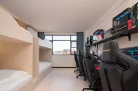 No. 33 E-Sports Hotel