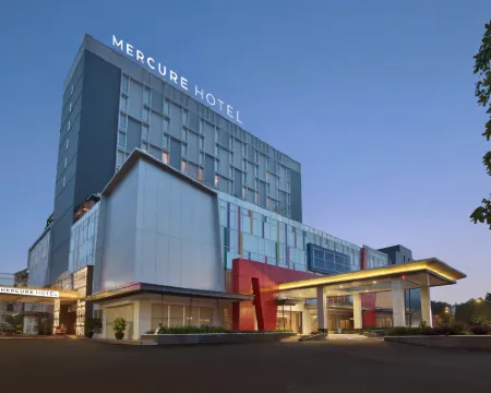 Mercure Solo Hotels in Surakarta
