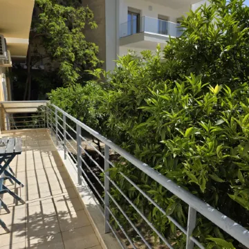 Garden apartment 20m from the sea