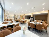 Zhaolanju Holiday Hotel