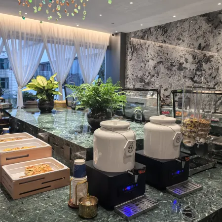 Tangshe Hotel (Luliang Tongle Plaza)