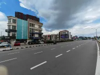 Piccadilly Greentown Premium Suites by IWH Suites