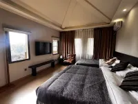 Yunoji Forest Courtyard Homestay (Wufengxi Ancient Town)