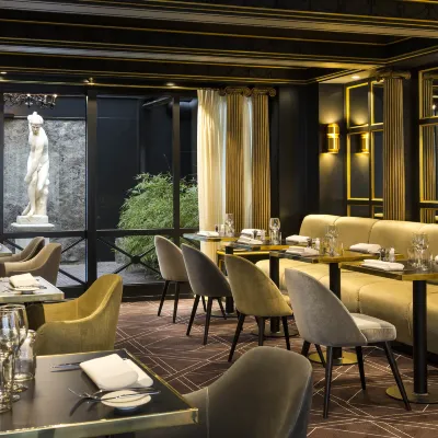 هوتل بارسي باي وارويك Hotels near محطة مترو بوليو