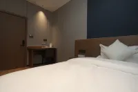 Yuanhang Hotel