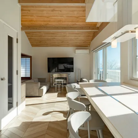 A private rental accommodation with a glass-walled sauna, COCO VILLA Mt. Omuro