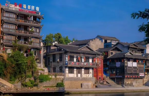 吊腳樓丨江景陽台丨茶峒攝影民宿（邊城景區店）