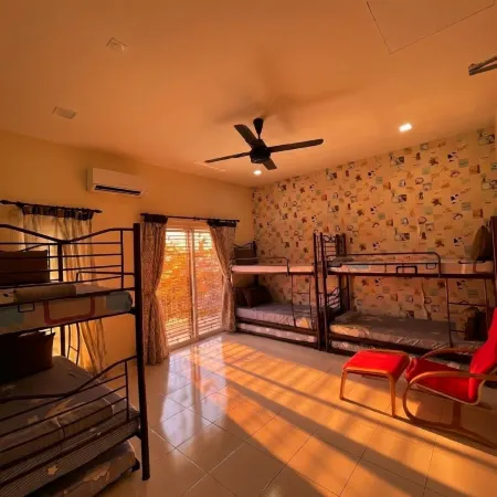 Sekinchan Spacious 2 and Half Storey Homestay 100m Walk to KFC 7 Eleven 24hr Clinic KTV BBQ