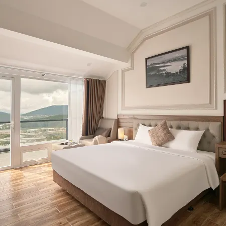 Hill Side Town Hotel