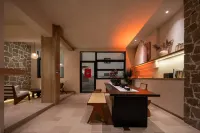 Manzhu Xili Homestay (Dali Old City Branch)