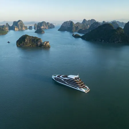 Diana Cruises Halong Bay - Luxury by Venus Group