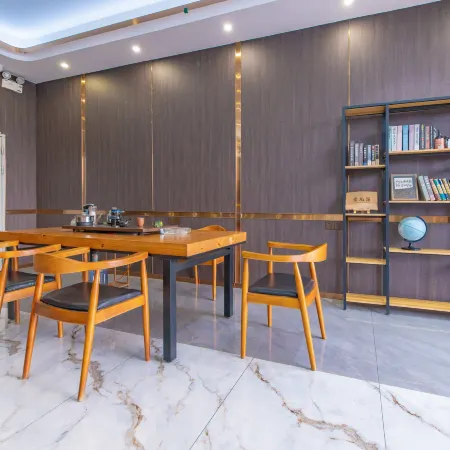 Baihe Hotel (Yangxi West Lake Branch)