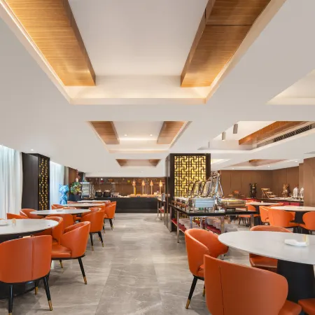 Golden Sha International Hotel Отели рядом с достопримечательностью «Станция метро Xiaozhai»