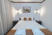 Khampiane Hotel (2 minute walk to Vientiane Night Market)
