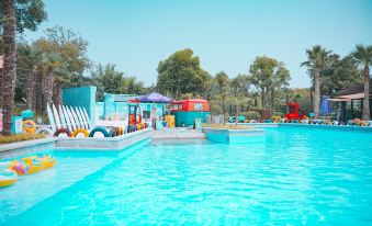 Slender West Lake Hot Spring Resort Yangzhou