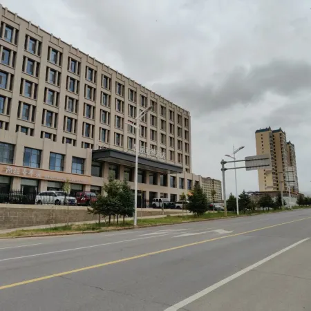 Kyriad Marvelous Hotel(Alxa Zuoqi store)