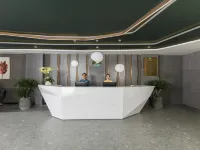 新芳南銀河河濱 龙桥附近的飯店