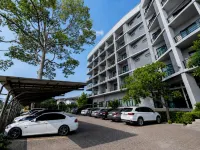 Aster Canopy Suites & Living - 停車場
