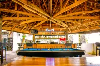 Golden Sands Destination Resorts - bar