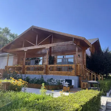 Ziyue Mountain Lodge (Lake Jingpo Scenic Area Baoyue Bay) Hotels in Ning’an