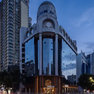 SHIYU·世嶼飯店（貴陽噴水池民生路好吃街店） 翠微閣附近的飯店