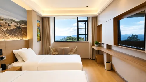Yinyi Yunhai Homestay (Jingmai Mountain Ancient Tea Forest Scenic Area) - parking