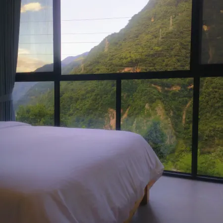 Baoxing Pingjie Homestay